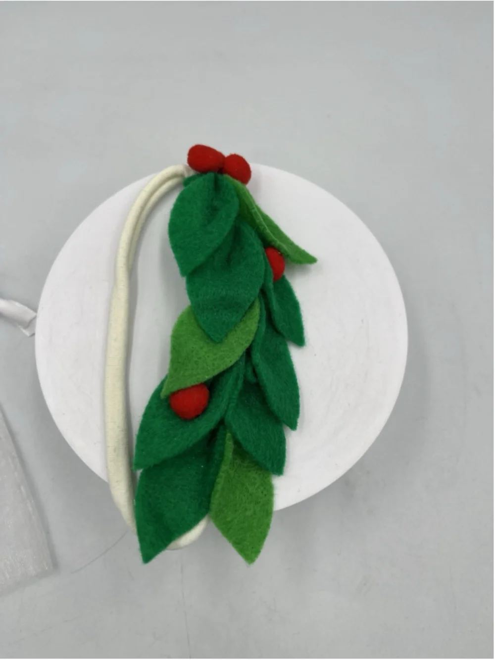 Mistletoe Holiday Hair Accessory THROW UP YOUR HAIR IN HOLIDAY STYLE NEW